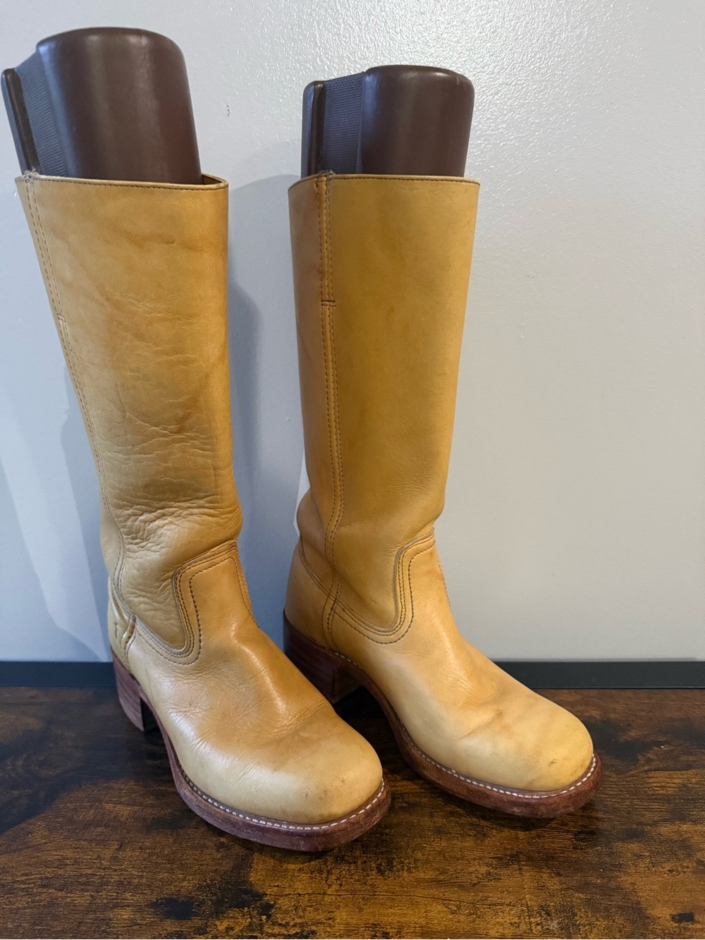 Authentic Frye Banana Campus Boots - Picture 4 of 11